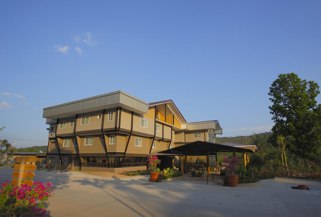 Green Canyon Leisure Farms Clark Field المظهر الخارجي الصورة