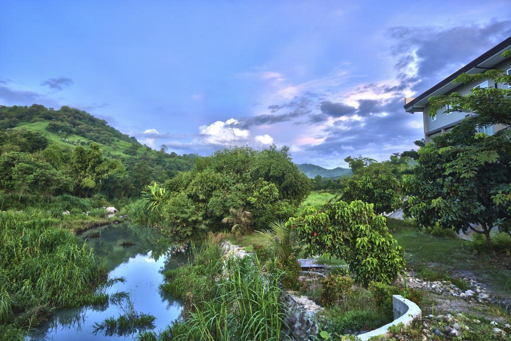 Green Canyon Leisure Farms Clark Field المظهر الخارجي الصورة