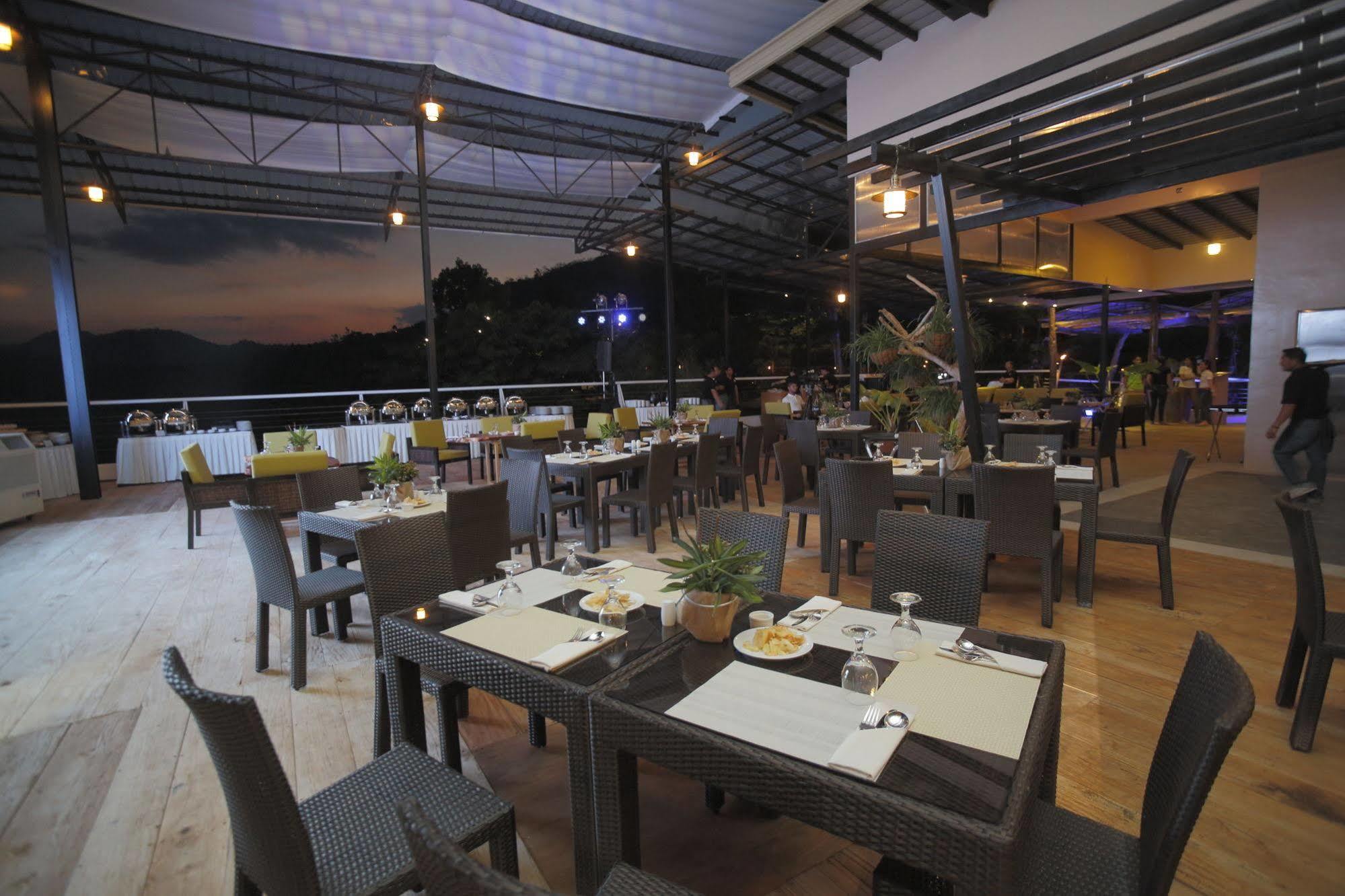 Green Canyon Leisure Farms Clark Field المظهر الخارجي الصورة