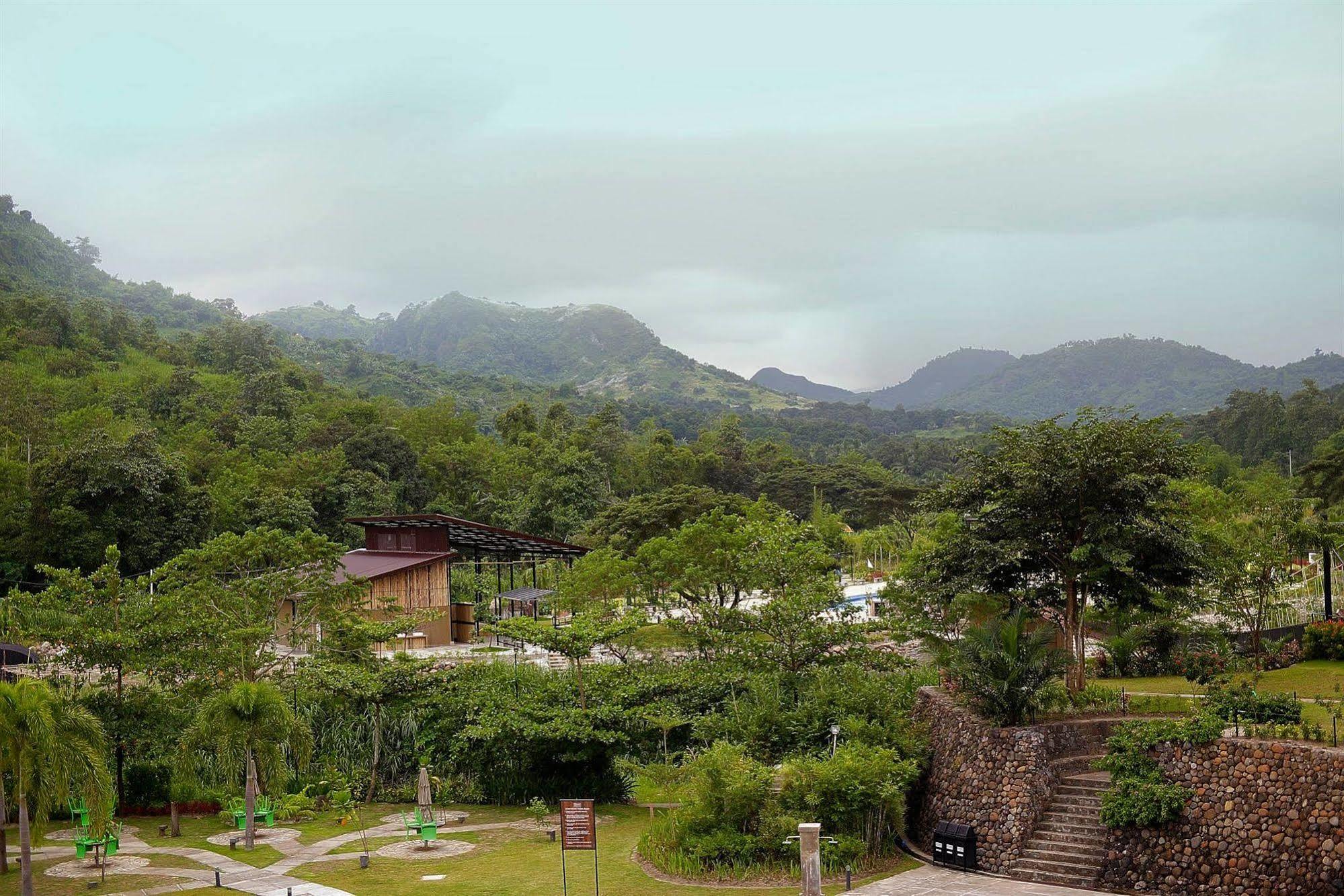 Green Canyon Leisure Farms Clark Field المظهر الخارجي الصورة