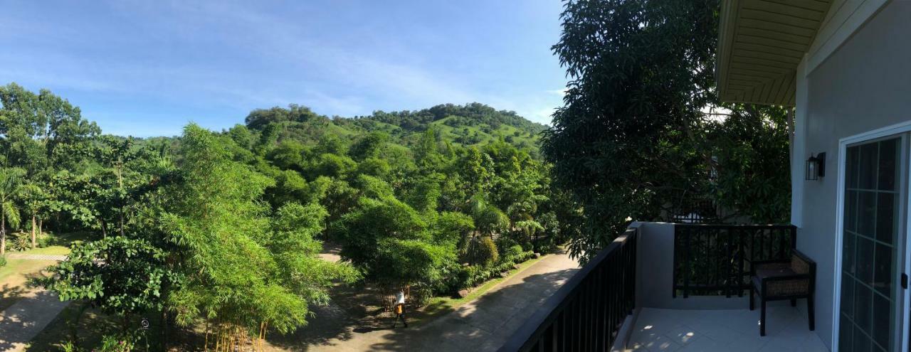 Green Canyon Leisure Farms Clark Field المظهر الخارجي الصورة