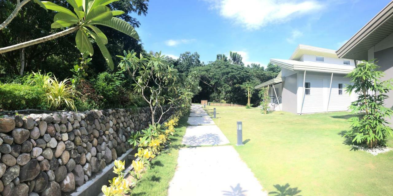 Green Canyon Leisure Farms Clark Field المظهر الخارجي الصورة